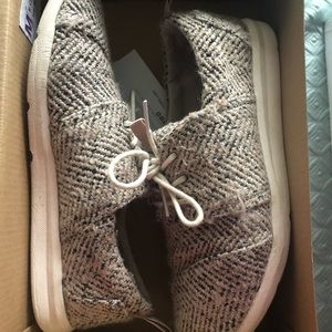 Toms Sneakers